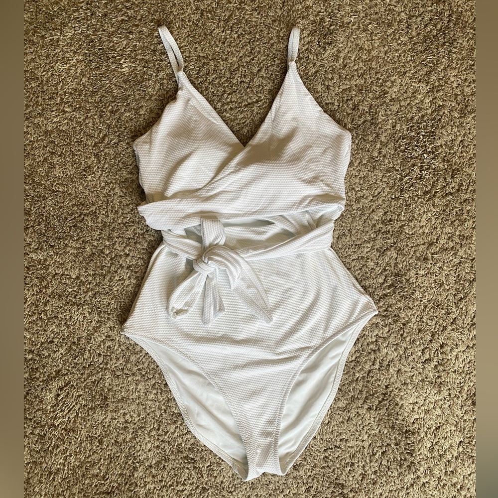 Aerie White Textured Wrap One Piece Swimsuit Size Medium Long